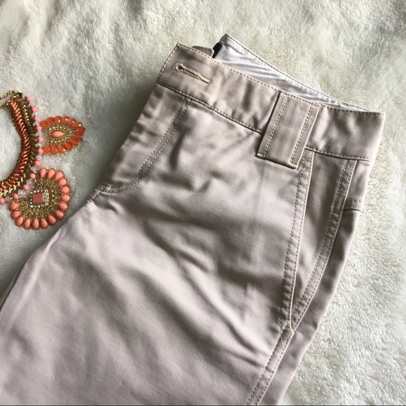 {BANANA REPUBLIC} Stretch Cream Slim Cropped Pant - Picture 2 of 6